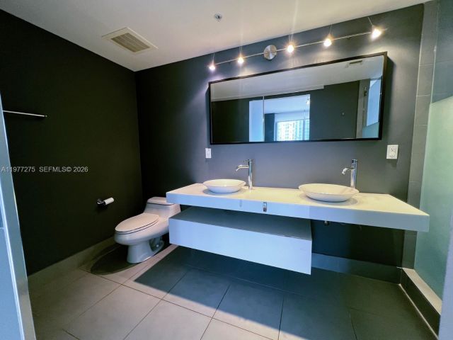 Apartment for rent  Unit #1801 - photo 7486804