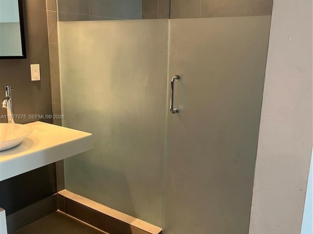 Apartment for rent  Unit #1801 - photo 7486806