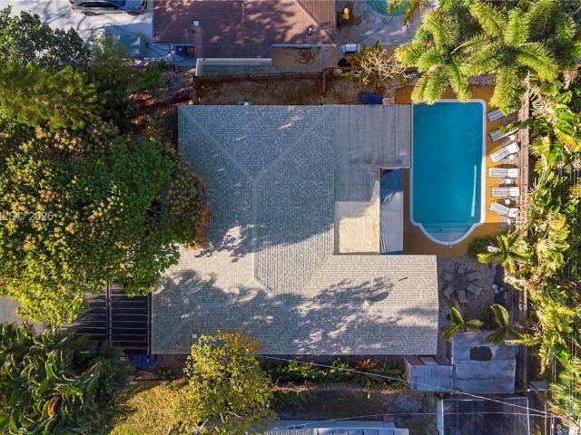 Home for sale at 3024 NE 2nd Ter - photo 7451406