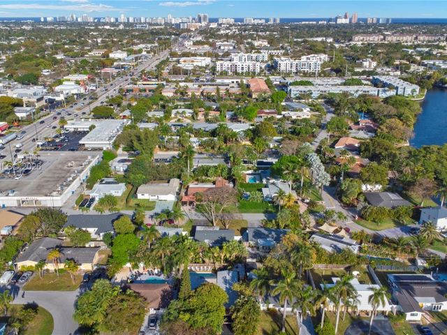 Home for sale at 3024 NE 2nd Ter - photo 7451408