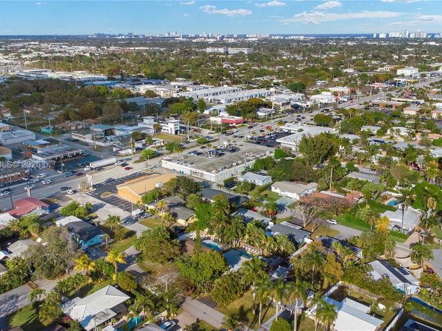 Home for sale at 3024 NE 2nd Ter - photo 7451409