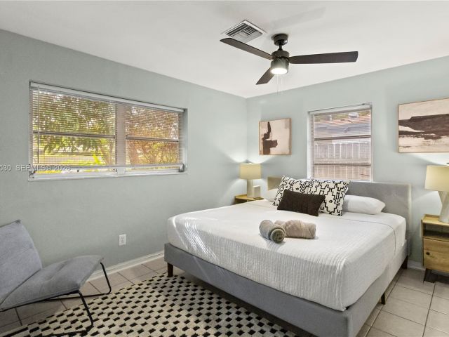 Home for sale at 3024 NE 2nd Ter - photo 7451415