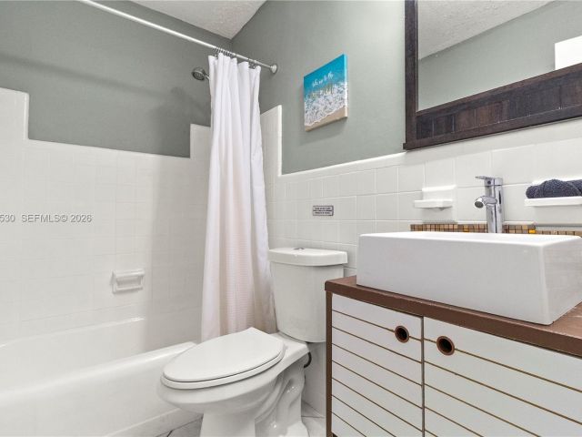 Home for sale at 3024 NE 2nd Ter - photo 7451418