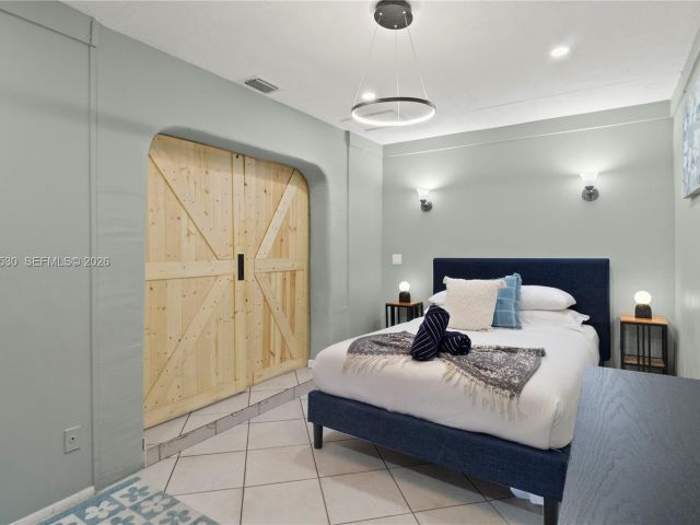 Home for sale at 3024 NE 2nd Ter - photo 7451420