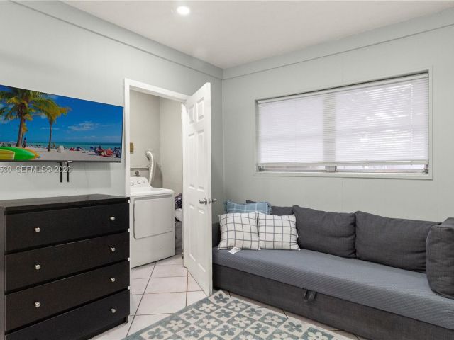 Home for sale at 3024 NE 2nd Ter - photo 7451422