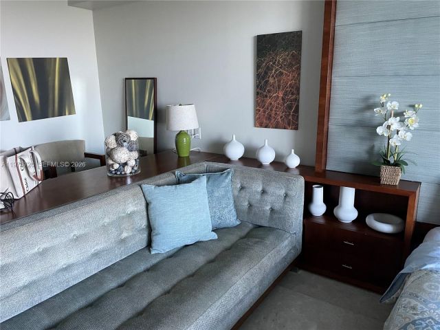 condo for rent in Miami - 50 Biscayne Blvd 709 - MondialRealty
