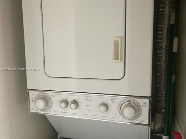 condo for rent in Miami - 50 Biscayne Blvd 709 - MondialRealty