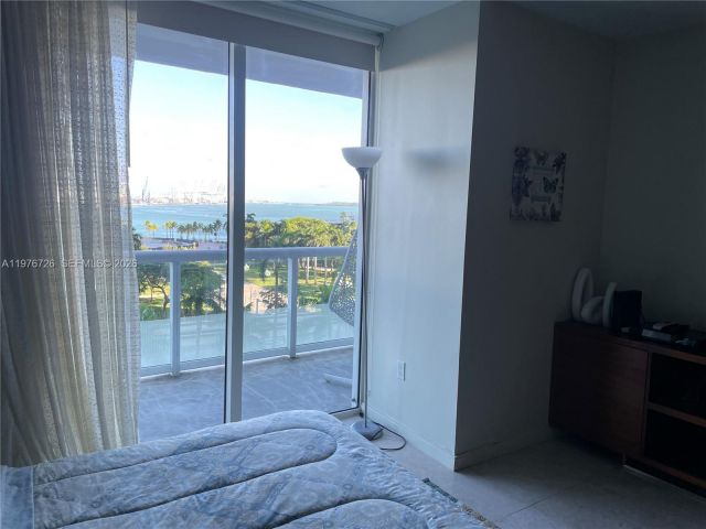 condo for rent in Miami - 50 Biscayne Blvd 709 - MondialRealty