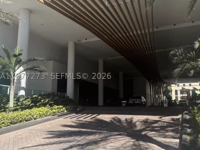 condo for sale in Fort Lauderdale - 551 N Fort Lauderdale Beach Blvd R1810 - MondialRealty
