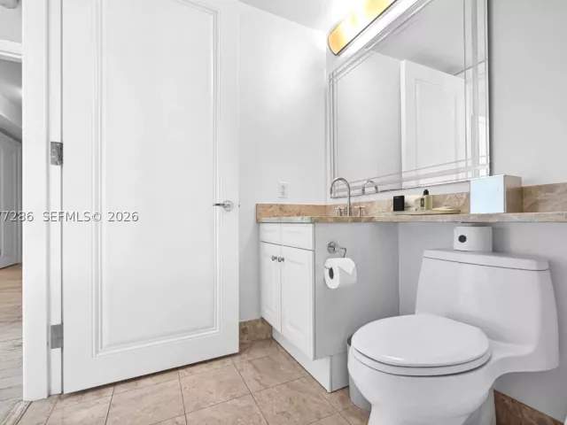2-bedroom condo for sale in Miami - 1435 Brickell Ave 3401 - MondialRealty