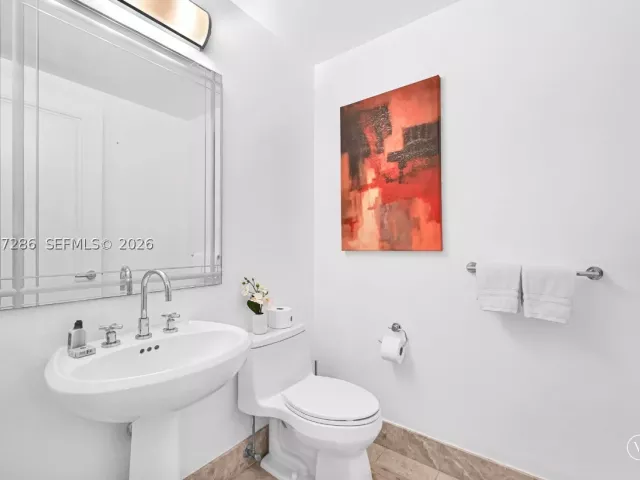2-bedroom condo for sale in Miami - 1435 Brickell Ave 3401 - MondialRealty