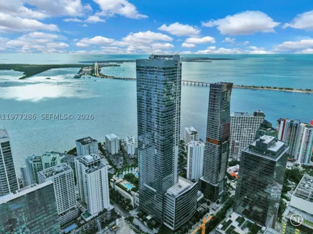 2-bedroom condo for sale in Miami - 1435 Brickell Ave 3401 - MondialRealty