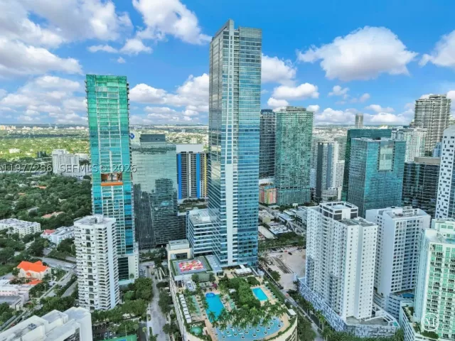 2-bedroom condo for sale in Miami - 1435 Brickell Ave 3401 - MondialRealty