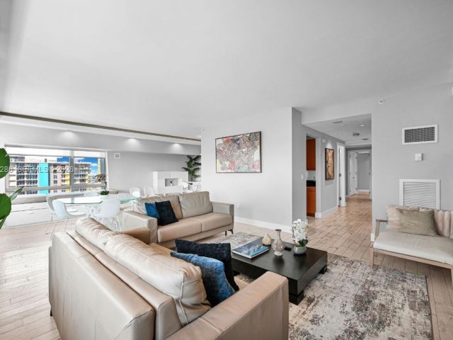 Apartment for sale  Unit #3401 - photo 7510431