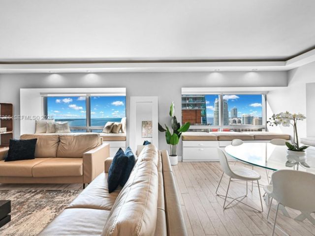 Apartment for sale  Unit #3401 - photo 7510434