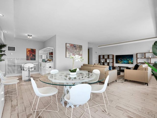 Apartment for sale  Unit #3401 - photo 7510435