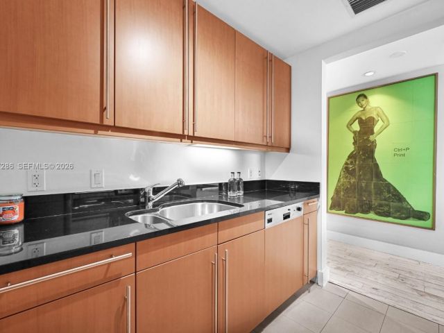 Apartment for sale  Unit #3401 - photo 7510443