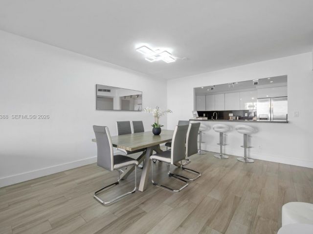 Apartment for rent  Unit #402 - photo 7492024