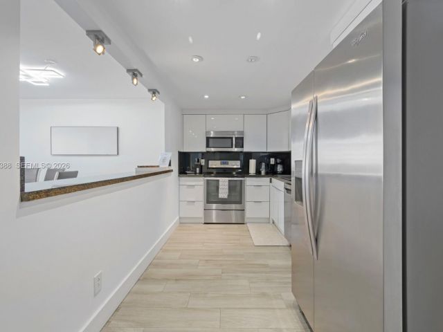 Apartment for rent  Unit #402 - photo 7492030