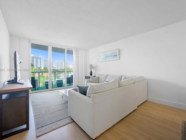 Apartment for rent  Unit #422 - photo 7491956