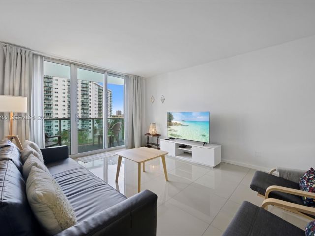 Apartment for rent  Unit #708 - photo 7491987