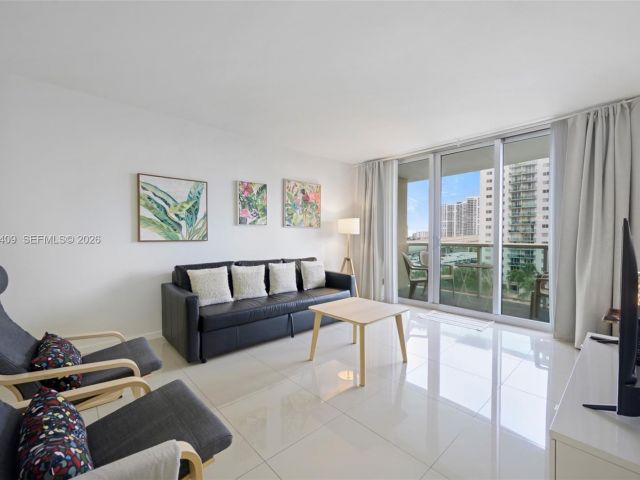 Apartment for rent  Unit #708 - photo 7491988