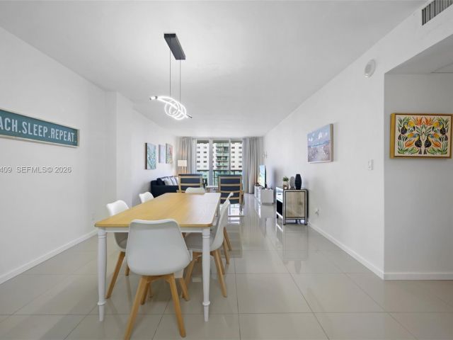 Apartment for rent  Unit #708 - photo 7491990