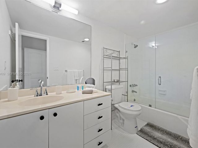 Apartment for rent  Unit #708 - photo 7491997