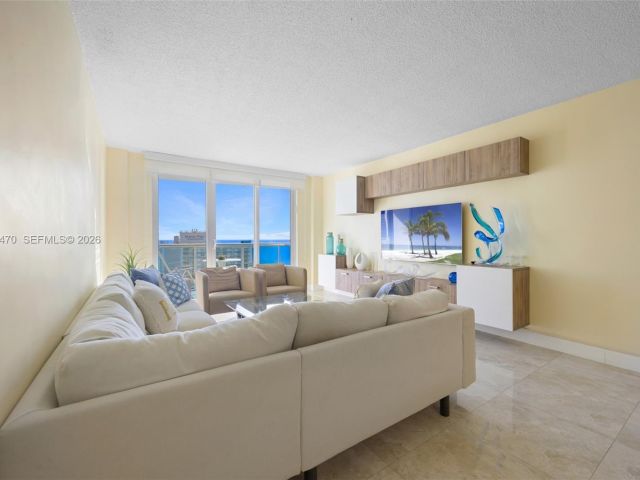 Apartment for rent  Unit #1605 - photo 7492116