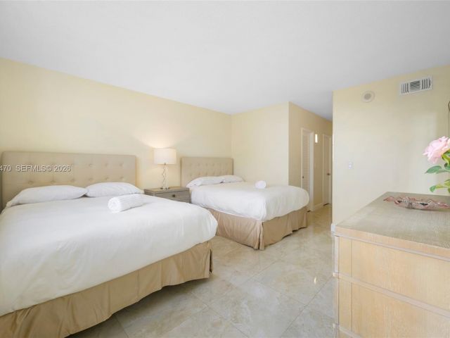 Apartment for rent  Unit #1605 - photo 7492123