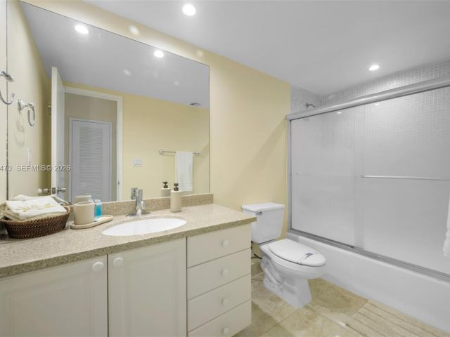 Apartment for rent  Unit #1605 - photo 7492124