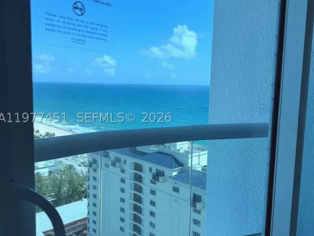 1-bedroom condo for sale in Fort Lauderdale - 551 N Fort Lauderdale Beach Blvd R2201 - MondialRealty