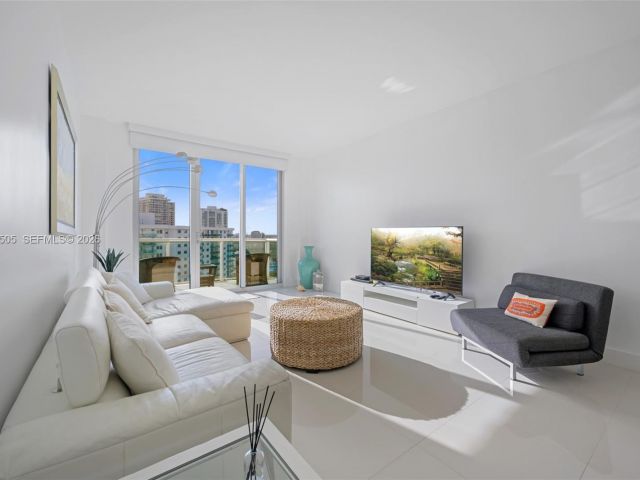 Apartment for rent  Unit #PH-14 - photo 7492002