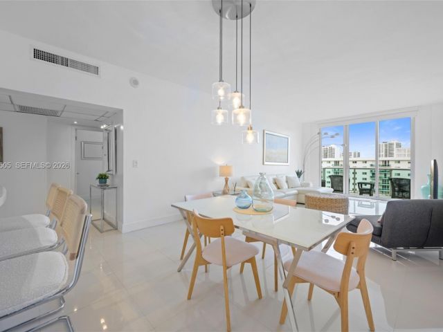 Apartment for rent  Unit #PH-14 - photo 7492004