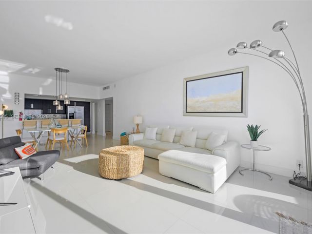 Apartment for rent  Unit #PH-14 - photo 7492005