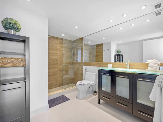 Apartment for rent  Unit #PH-14 - photo 7492013