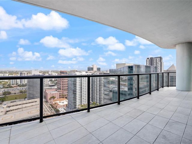 Apartment for sale  Unit #3201 - photo 7511079