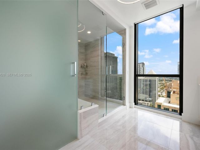 Apartment for sale  Unit #3201 - photo 7511084