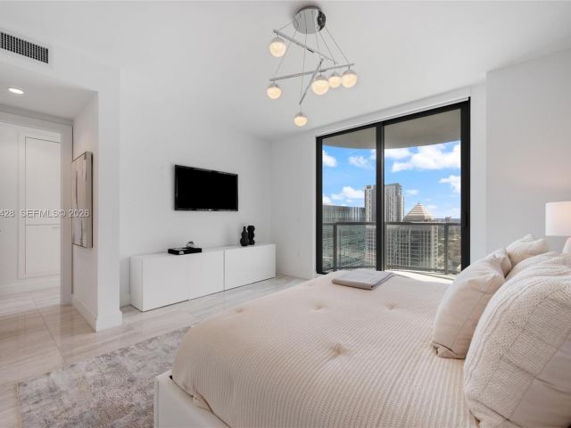 Apartment for sale  Unit #3201 - photo 7511085