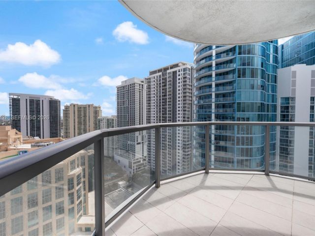 Apartment for sale  Unit #3201 - photo 7511086