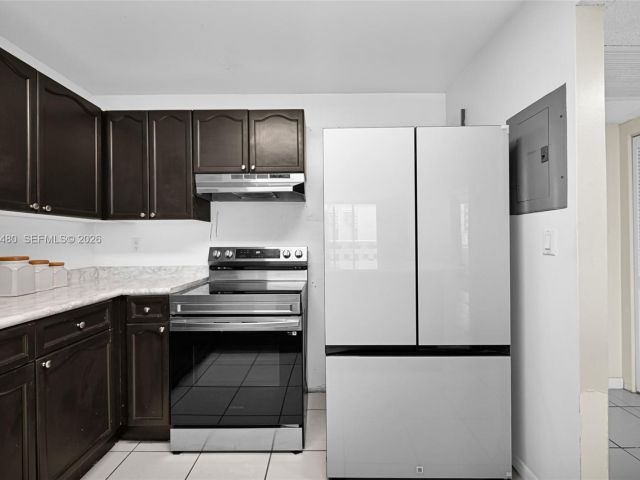 Apartment for sale  Unit #802 - photo 7524384