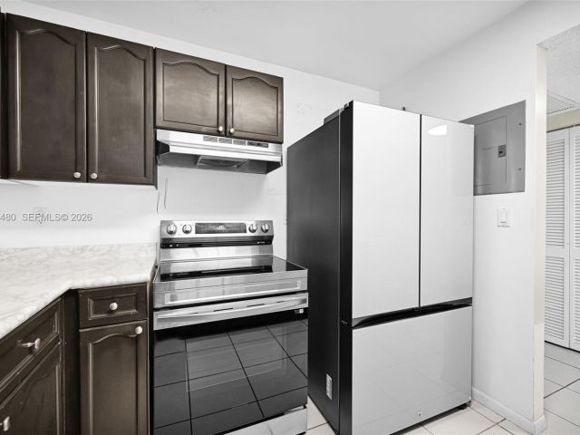 Apartment for sale  Unit #802 - photo 7524385