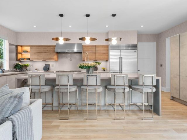 Home for sale at 2887 Pine Tree Dr - photo 7469052