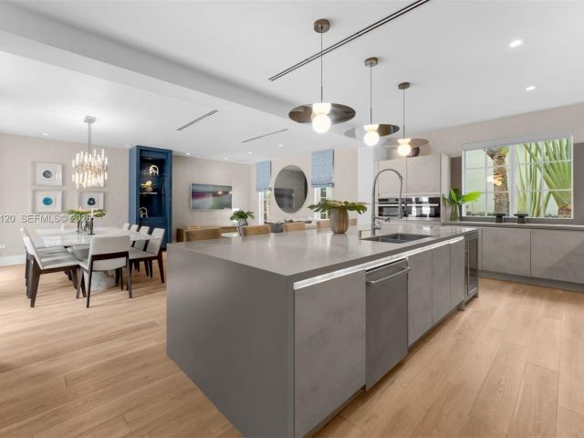 Home for sale at 2887 Pine Tree Dr - photo 7469055