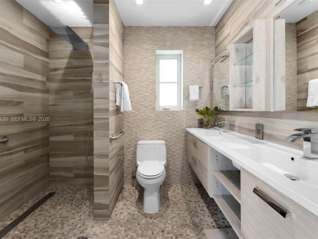 Home for sale at 2887 Pine Tree Dr - photo 7469060