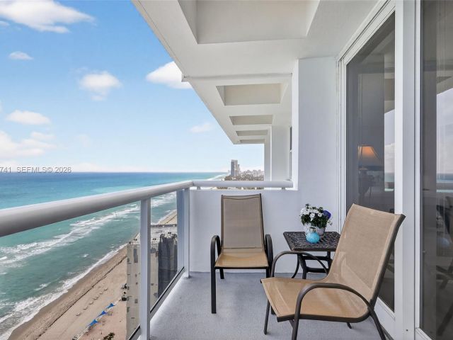 Apartment for sale  Unit #PH4 - photo 7502305