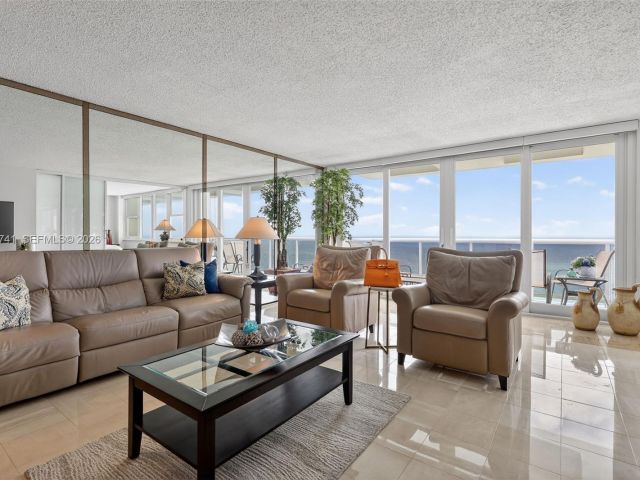 Apartment for sale  Unit #PH4 - photo 7502312