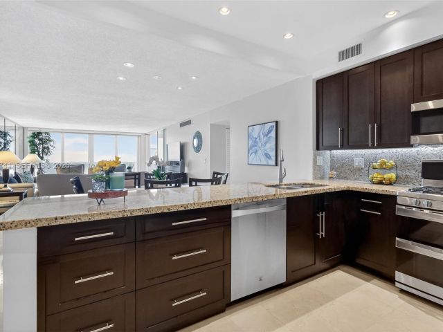 Apartment for sale  Unit #PH4 - photo 7502316