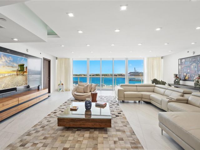 Apartment for rent  Unit #901-902 - photo 7508854