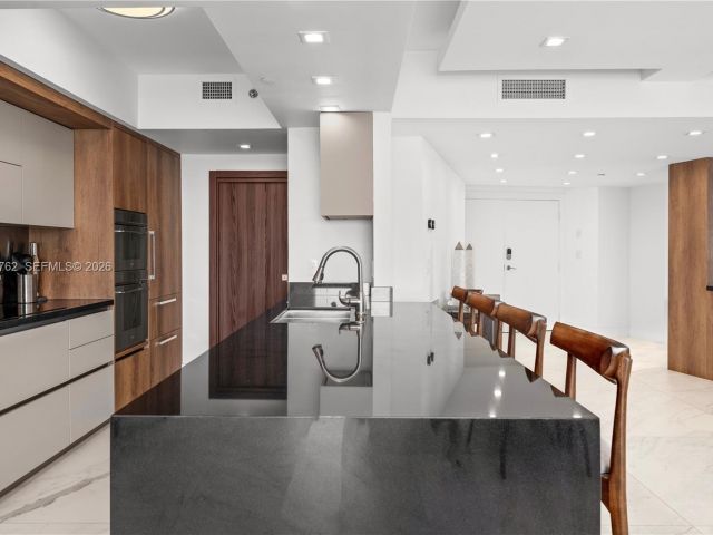 Apartment for rent  Unit #901-902 - photo 7508861